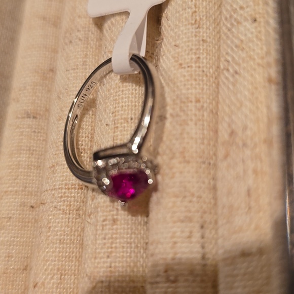 KOHLS STERLING SILVER LAB CREATED HEART SHAPED RUBY & WHITE SAPPHIRE RING SIZE 7 - Picture 8 of 16